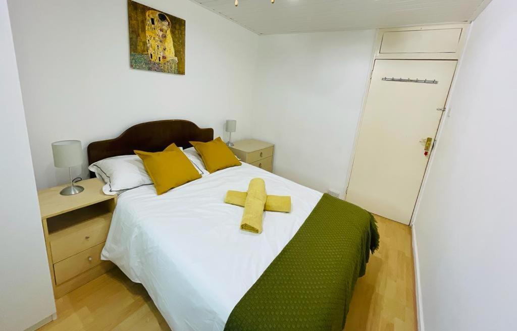 Cosy Flat Close To East Finchley Station Лондон Экстерьер фото